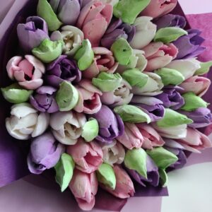 Un buchet de lalele mari / Букет с крупными тюльпанами