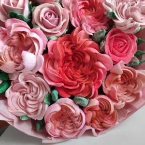 Un buchet cu bujori mari si trandafiri / Букет с крупными корейскими пионами и розами