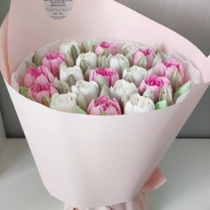 Buchet cu lalele rozi si albe / Букет розовых и белых тюльпанов