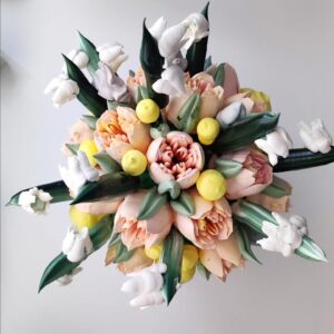 Cachepot cu ghiocei, lalele și decorațiuni / Кашпо с подснежниками, тюльпанами и декором