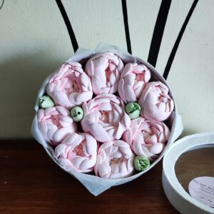 Cutie cu 9 bujori si lalele / Коробочка с 9 пионами и тюльпанами