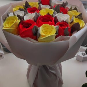 Buchet cu trandafiri in trei nuante / Букет роз в трех оттенках