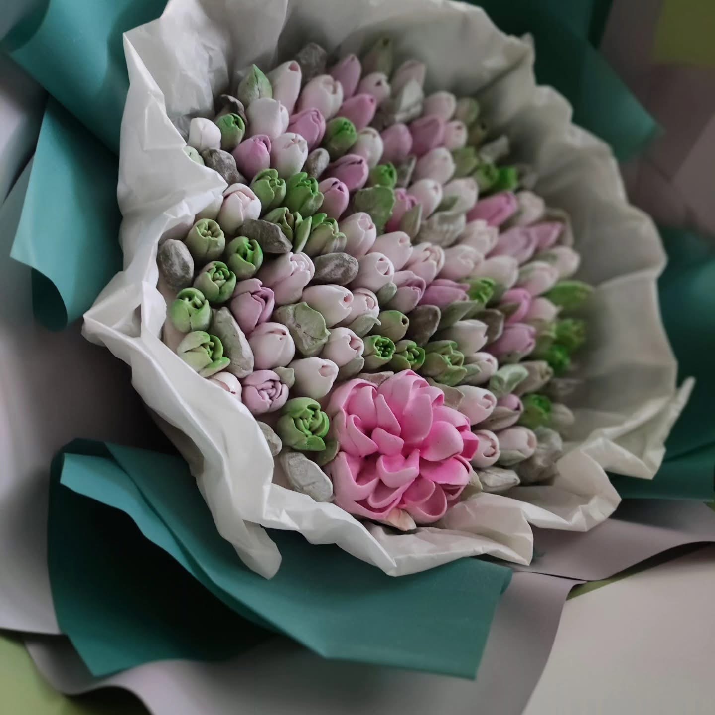Buchet cu lalele mici și bujori / Букет с мелким тюльпаном и пионом — изображение 3