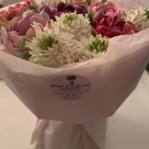 Buchet cu 6 bujori si 5 crizanteme / Букет с 6 пионами и 5 хризантемами
