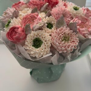 Buchet cu 21 bujori si crizanteme / Букет с 21 пионами и хризантемами