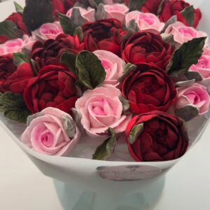 Buchet cu bujori si trandafiri / Букет с розами и пионами