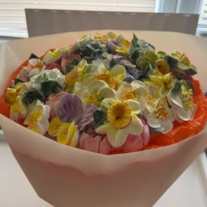 Buchet cu hortensii, narcise, lalele, anemonă si panseluțe / Букет с гортензиями, тюльпанами, нарциссами, анютиными глазками и анемонами